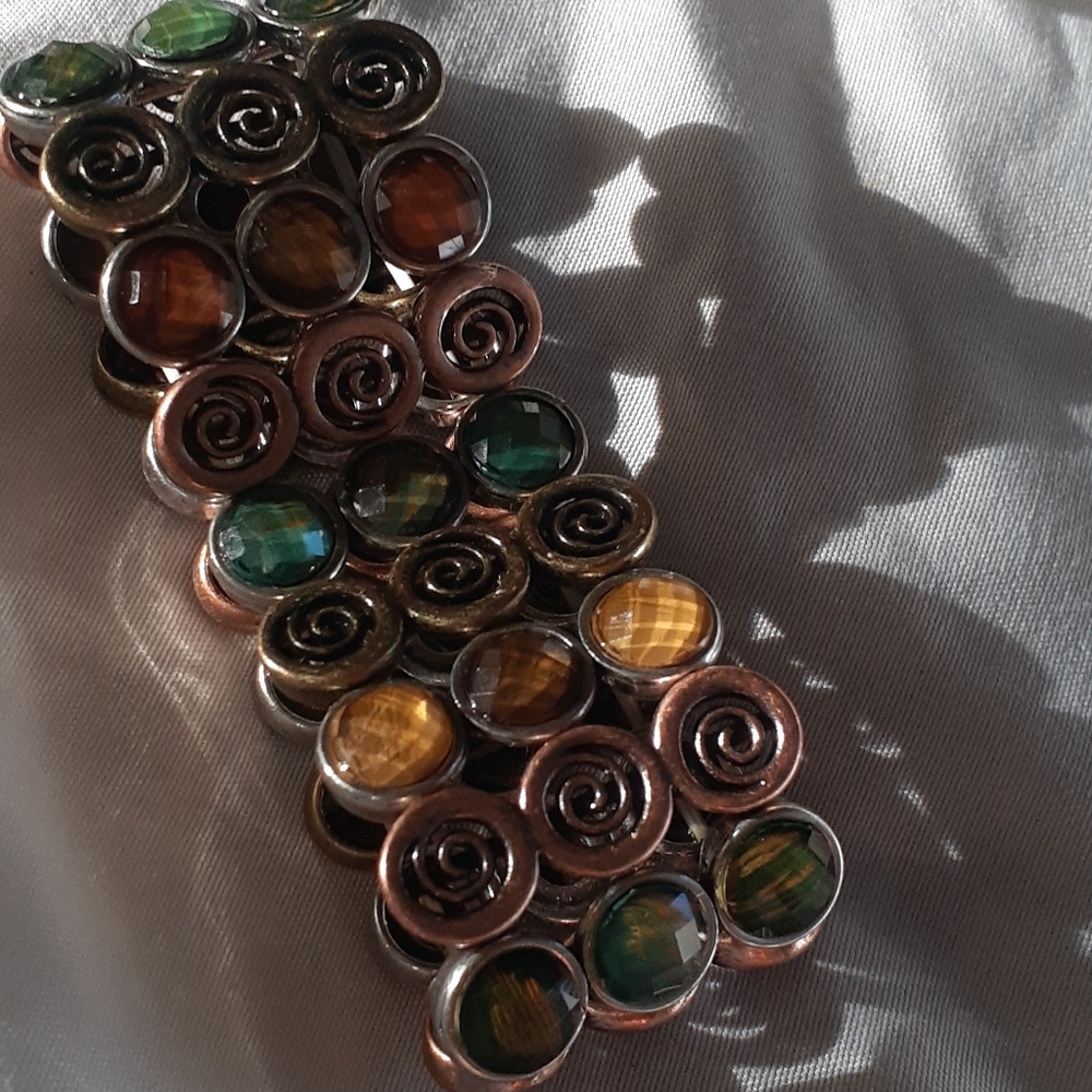 Bracelets - Picture 2 of 3